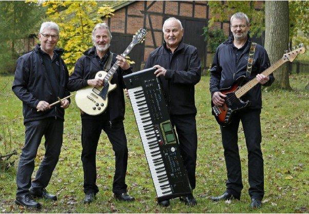 Muttertag auf dem Kirchplatz (Unterhaltung / Freizeit | Bad Bevensen)