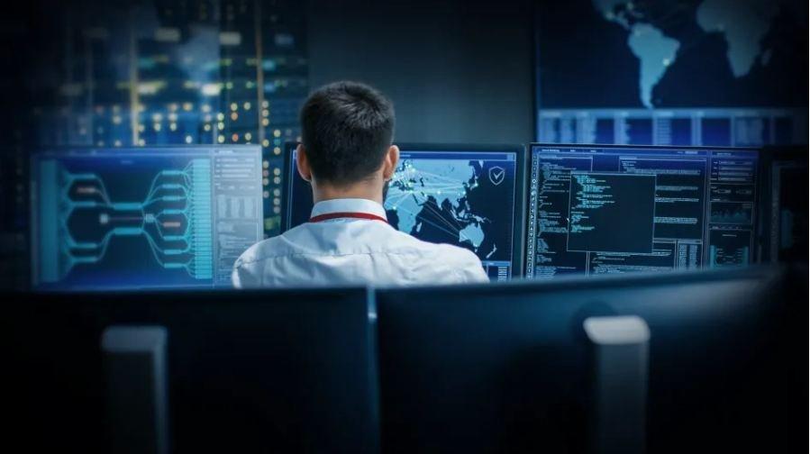 Webinar: Lokale Admins & Schatten-IT bändigen – Sicheres Endpoint-Management (Webinar | Online)