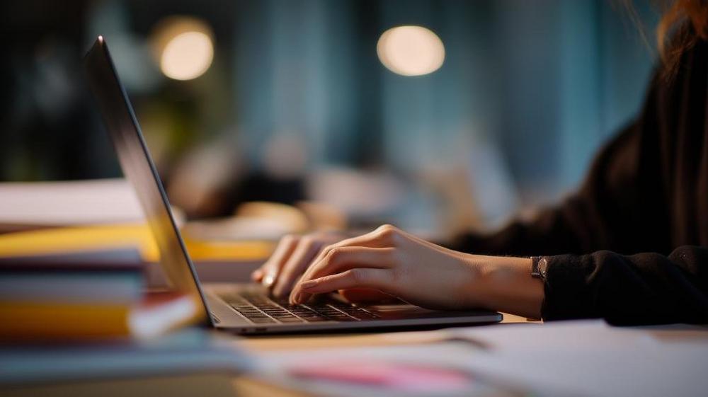 Schreiben neu gedacht – mit KI zur professionellen E-Mail (Seminar | Online)